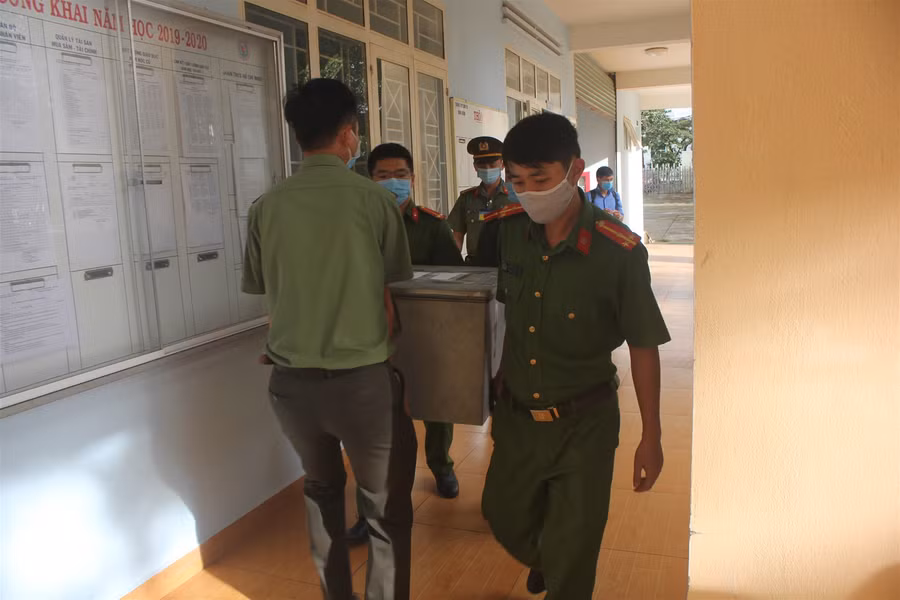 Gia Lai: Vận chuyển an toàn đề thi đến 37 điểm thi
