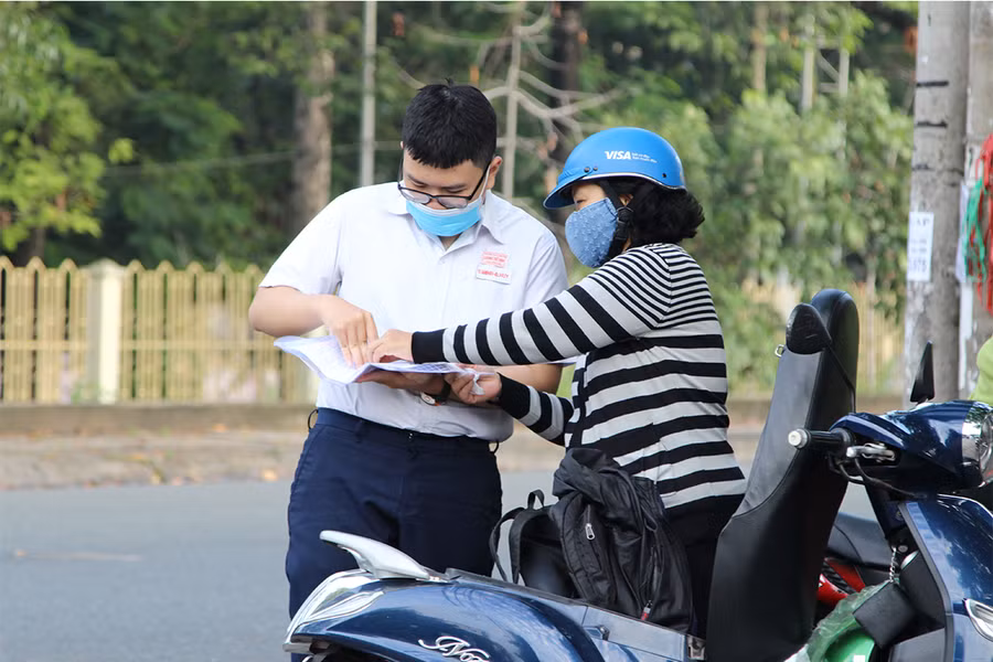 Chùm ảnh: Thí sinh Đồng Nai tự tin bước vào môn thi Ngữ văn ảnh 2