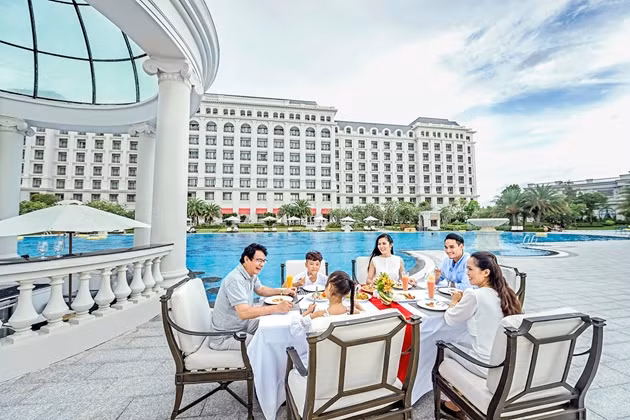 Vietnam Airlines và Vinpearl đề xuất tặng 5.000 kỳ nghỉ trọn gói tri ân lực lượng y tế tuyến đầu ảnh 3
