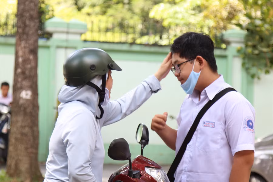 Lời chúc "vượt vũ môn" từ các bậc phụ huynh