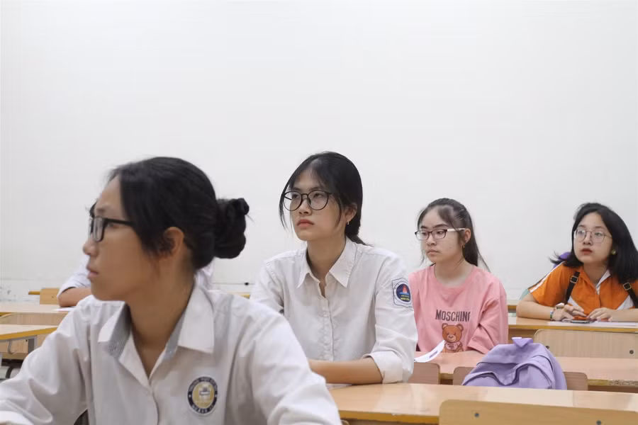 Trường THPT chuyên Ngoại ngữ công bố điểm chuẩn vào lớp 10