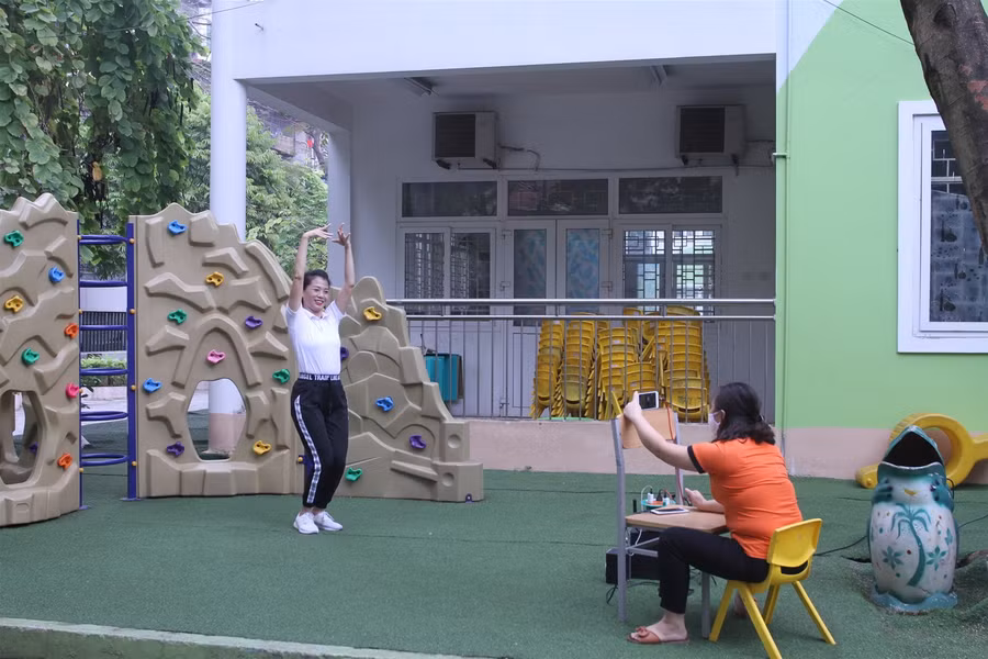 Những cô giáo siêu dễ thương truyền cảm hứng cho trẻ mầm non học trực tuyến ảnh 14