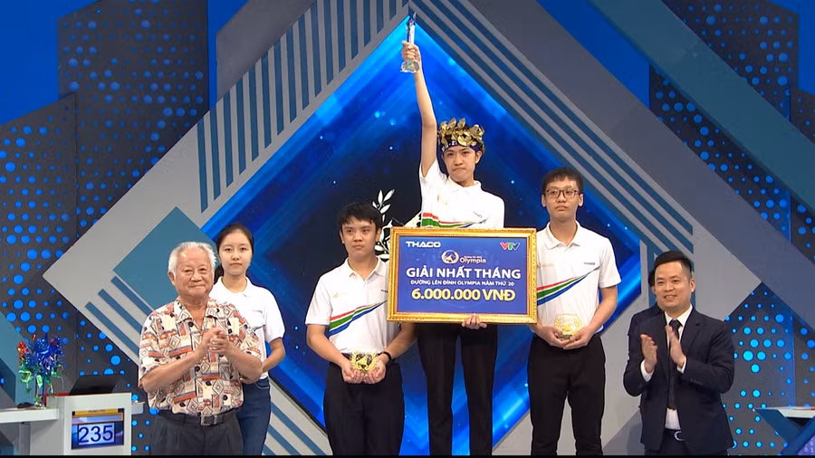 Chàng trai "liều lĩnh" chiến thắng loạt đối thủ đáng gờm tại cuộc thi tháng Olympia