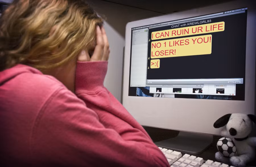 Phụ huynh đau đầu kiểm soát con sử dụng mạng xã hội