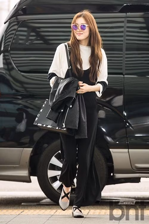 Phong cách thời trang đơn giản nhưng vẫn sang hết phần thiên hạ của Lee Sung Kyung ảnh 6