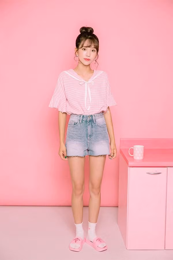Cách mix đồ cực nhanh, chỉ cần 2 phút bạn đã xinh đẹp để đi siêu thị mùa dịch ảnh 7