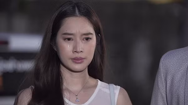 Hỏi chồng cũ vì sao chưa tái hôn, anh hỏi ngược lại 1 câu khiến cô bật cười