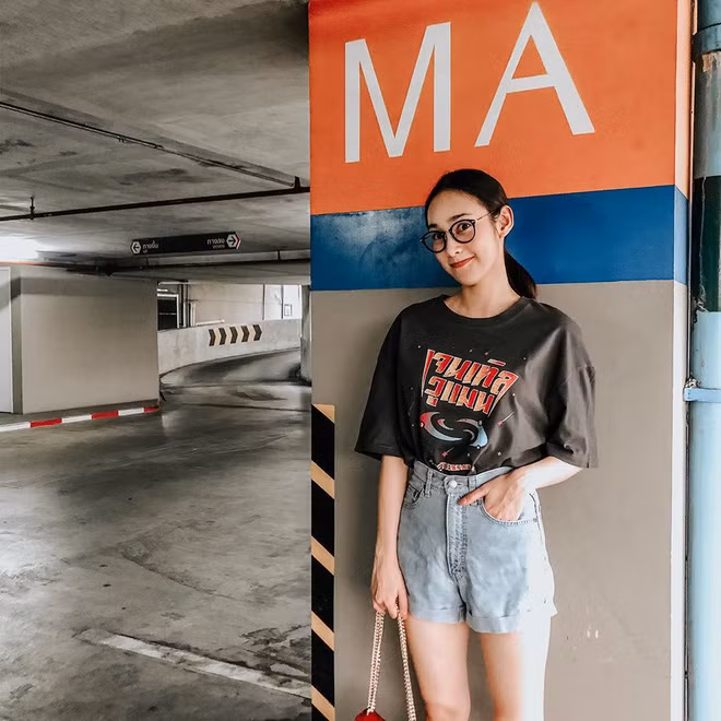 Cách mix & match xịn sò hóa áo phông đơn giản thành đẹp hết sẩy ảnh 2