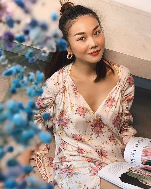 Loạt họa tiết hoa rực rỡ được dàn sao Việt tích cực lăng xê, chị em không diện hè này thì quá phí ảnh 1