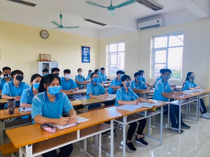 Ngăn ngừa gian lận thi từ… khẩu trang ảnh 1