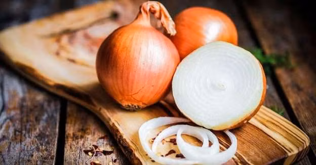 Top 9 loại rau củ ít thuốc trừ sâu nhất, mẹ an tâm mua cho con ăn