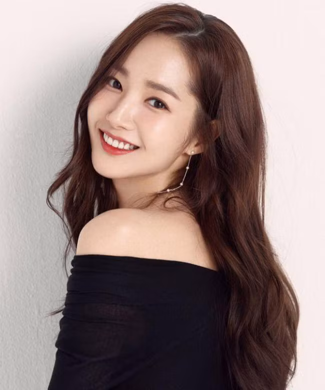 Những mỹ nhân Hàn đẹp nhất mọi thời đại: Danh tính người đẹp vượt Song Hye Kyo, Son Ye Jin gây tranh cãi ảnh 8