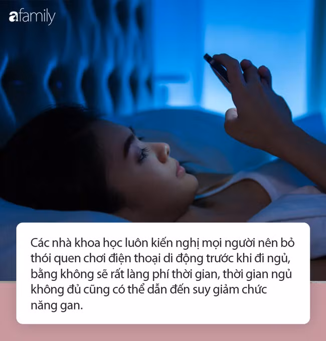 Triệu chứng cảnh báo bệnh tật của người thường xuyên dùng điện thoại di động trước khi ngủ ảnh 1