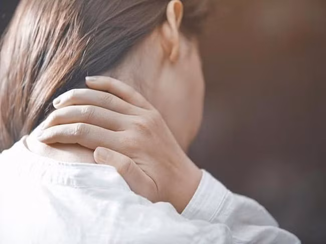 Triệu chứng cảnh báo bệnh tật của người thường xuyên dùng điện thoại di động trước khi ngủ ảnh 3