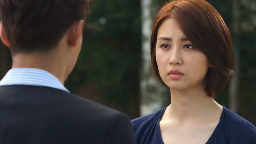 Ly thân 2 năm, ngày gặp lại vợ sững sờ thấy vẻ ngoài khác lạ của chồng nhưng lời thỉnh cầu mới choáng