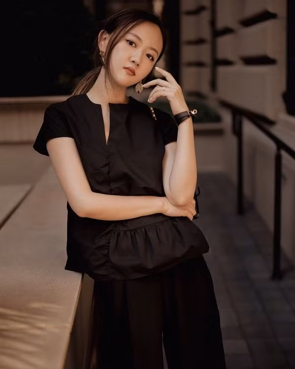 Những mẫu áo nàng nên sắm ngay để ghi điểm ngày đi làm trở lại ảnh 12