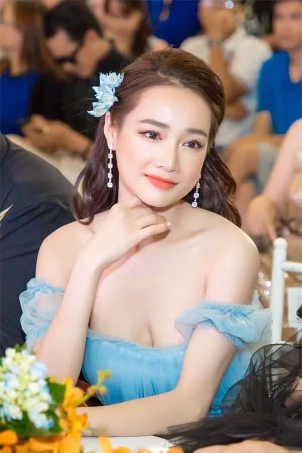 Xinh đẹp như Nhã Phương vẫn có một khuyết điểm khó có thể khắc phục ảnh 2
