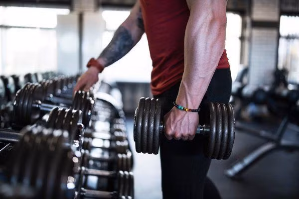 Thực hư việc tập gym làm nam giới yếu sinh lý ảnh 1