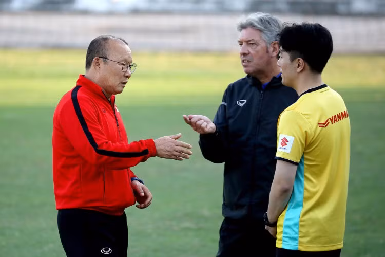 Liên đoàn Bóng đá Việt Nam chia tay GĐKT Jurgen Gede: 20 năm đi tìm “kiến trúc sư” ảnh 2