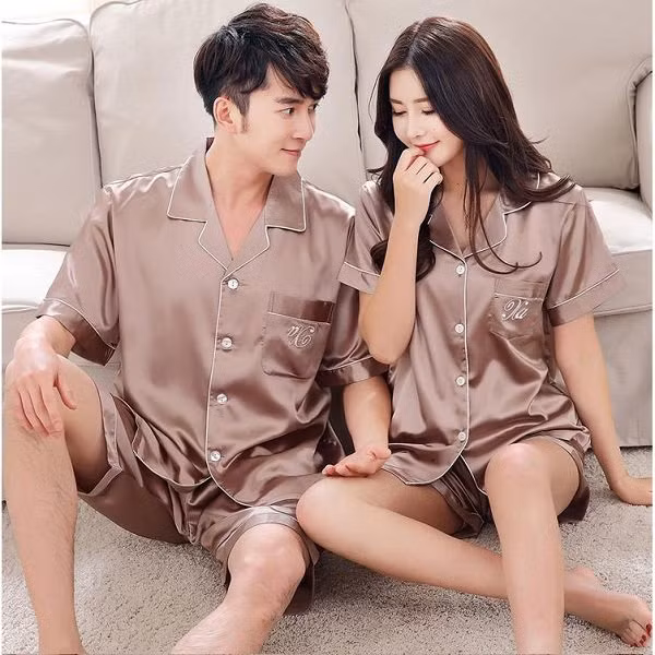 Bí kíp diện đồ đôi cực tình cảm với chàng khi ở nhà mùa dịch Covid-19 ảnh 1
