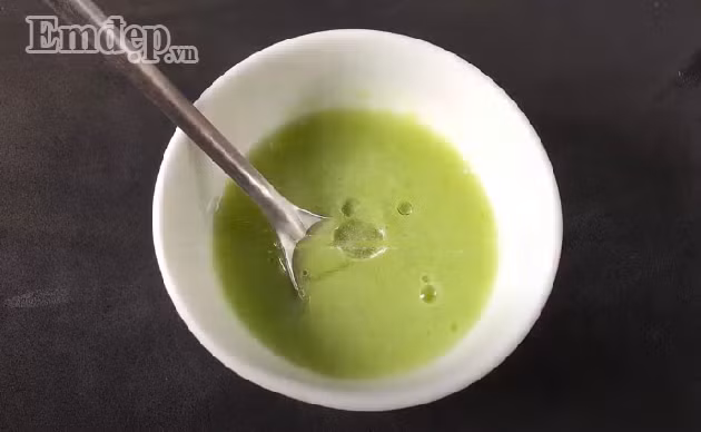 Mẹo xoá sạch nếp nhăn, vết chân chim trên gương mặt chỉ với vài quả nho ảnh 6