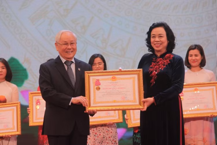Đại tá cựu binh gắn bó cùng giáo dục Thủ đô ảnh 1