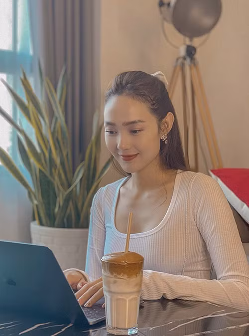 Phối khăn buộc tóc cực xinh như Minh Hằng ảnh 3
