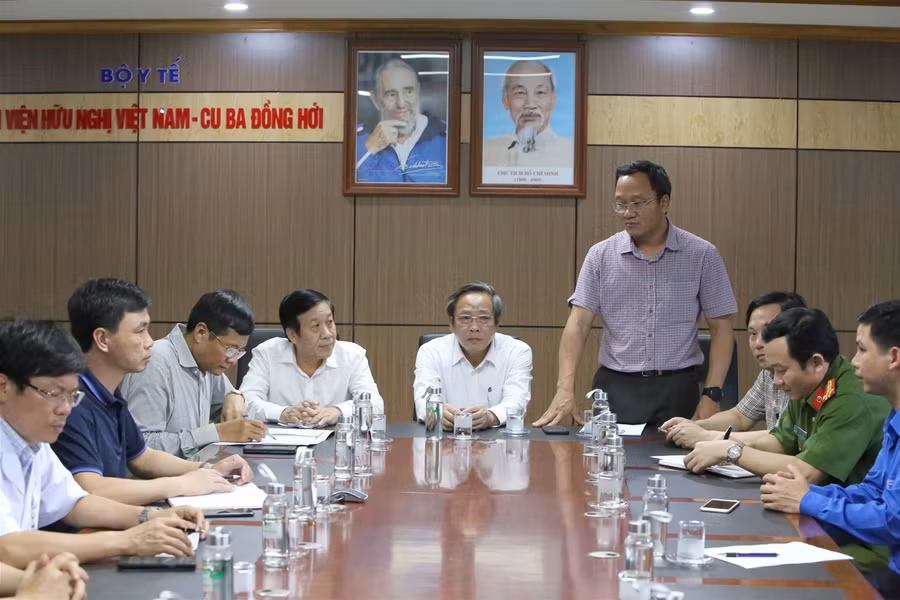 15 người chết vụ lật xe chở khách tại Quảng Bình: Tổng kiểm tra xe chở khách