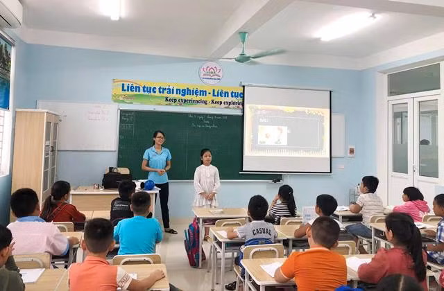 Hà Tĩnh: Học sinh lớp 9, lớp 12 đi học trở lại từ 27/4