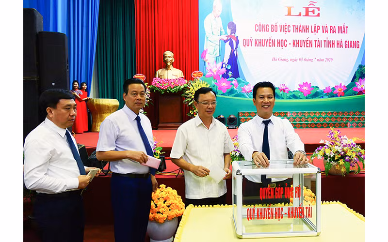 Hà Giang: Huy động được 50 tỷ tiền quỹ khuyến học, khuyến tài