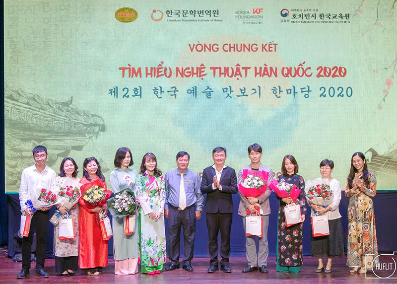 Thi “Tìm hiểu nghệ thuật Hàn Quốc lần 2” tại HUFLIT