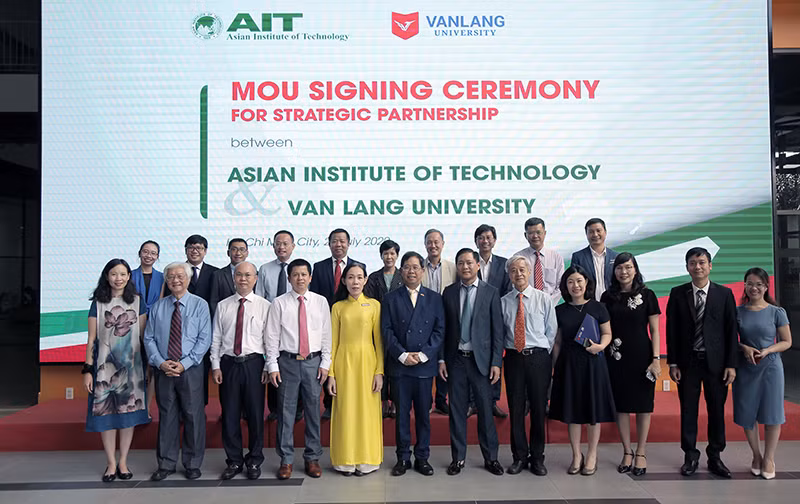 Trường ĐH Văn Lang và AIT (Thái Lan) hợp tác phát triển giáo dục ảnh 1