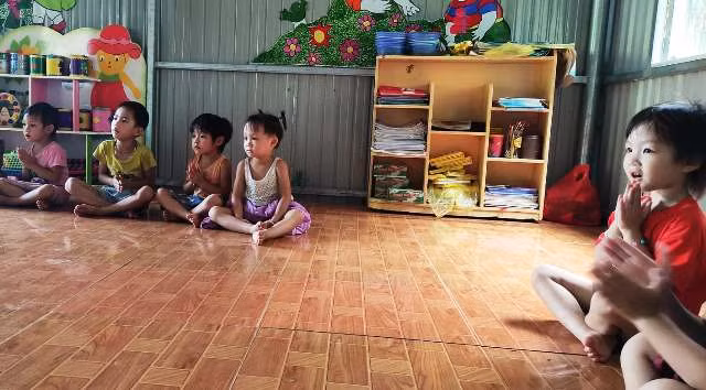 Thương lắm cô trò mầm non bản Xum! ảnh 3