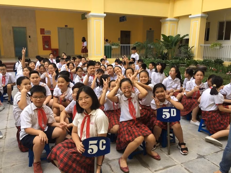 Học sinh Tiểu học Tràng An hào hứng học tập tại ngôi trường mới khang trang, hiện đại ảnh 4