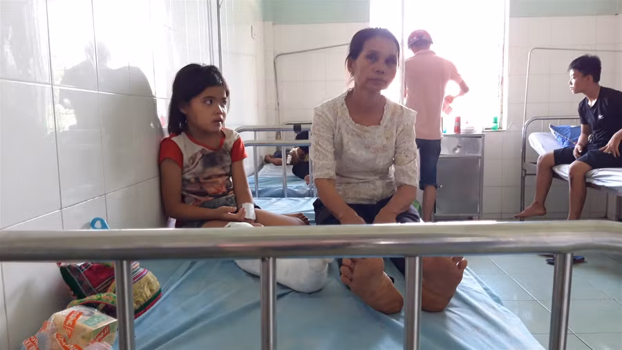 Xe khách lao xuống vực khiến 5 người tử vong: Phút giây kinh hoàng qua lời kể của nạn nhân ảnh 2