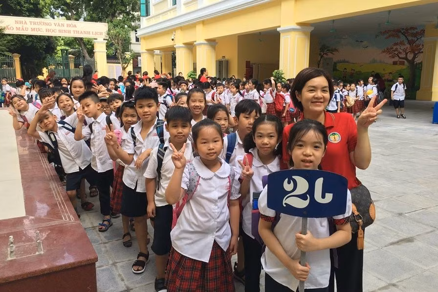 Học sinh Tiểu học Tràng An hào hứng học tập tại ngôi trường mới khang trang, hiện đại ảnh 7