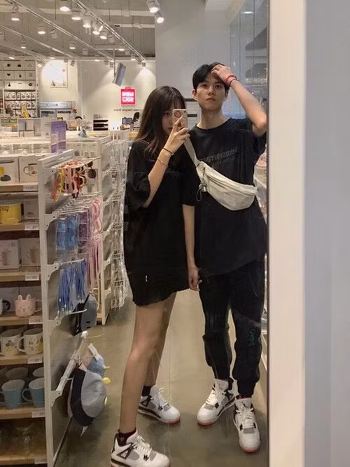 Nhờ chụp hộ hình tốt nghiệp, cô gái bất ngờ thành đôi với người thầm thương trộm nhớ ảnh 6