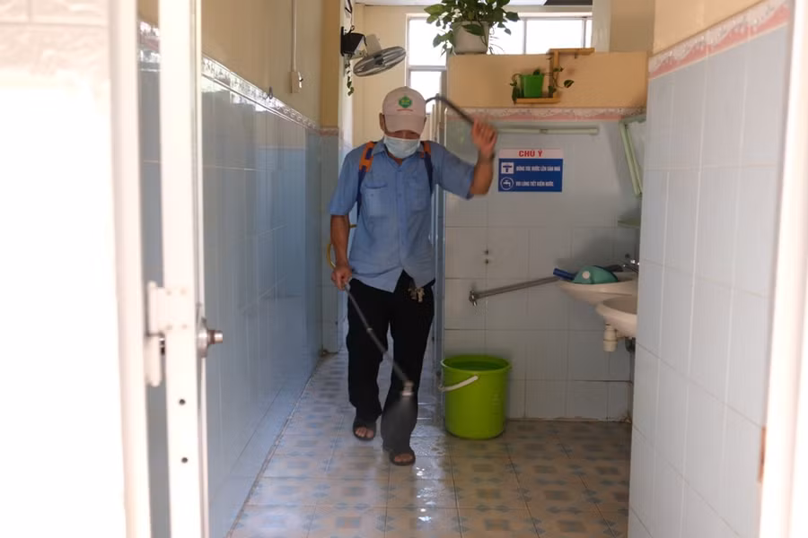 Hình ảnh trường học Cần Thơ tất bật chuẩn bị đón HS Tiểu học trở lại trường ảnh 5