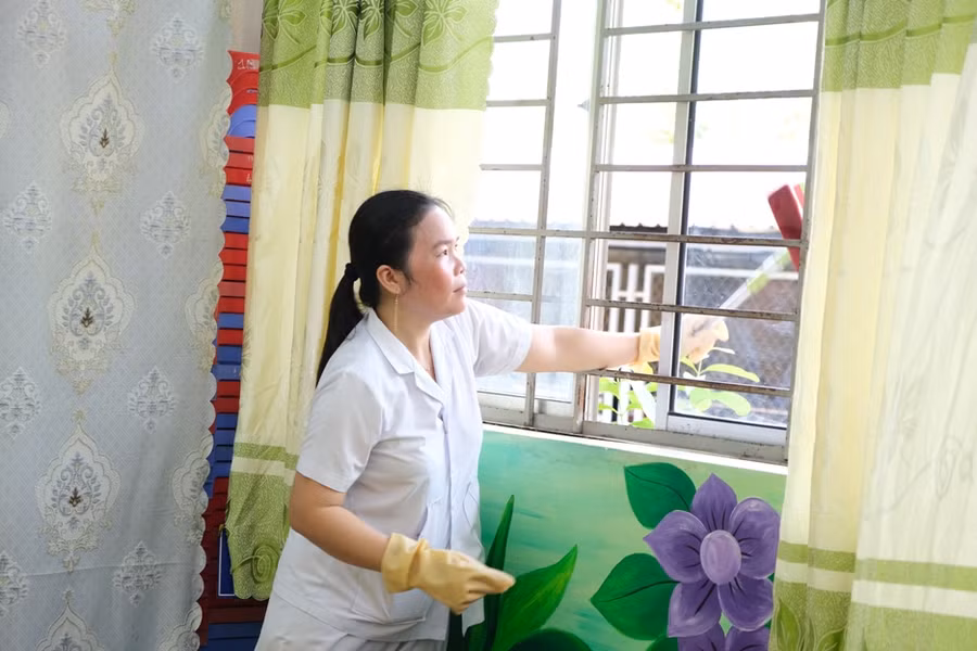 Hình ảnh trường học Cần Thơ tất bật chuẩn bị đón HS Tiểu học trở lại trường ảnh 1