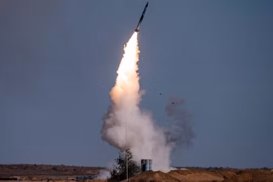 Ukraine lo ngại 17 bệ phóng S-400 tấn công mặt đất