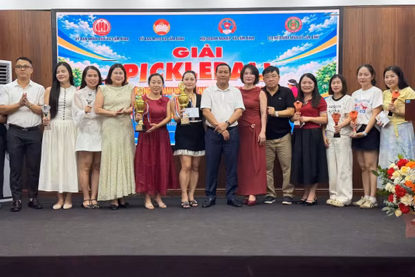 Sôi nổi giải Pickleball kết nối doanh nhân Cẩm Bình, gây quỹ thiện nguyện