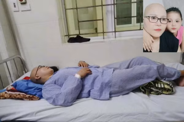 Tiếng nấc xé lòng của cô bé 8 tuổi đang chăm mẹ ung thư