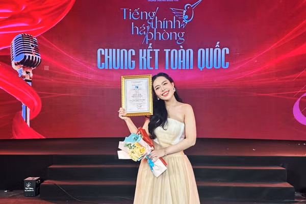 Hành trình đến đỉnh cao của ‘đóa hồng thính phòng’ Việt Nam