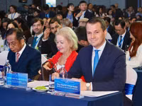 Đại biểu tham dự sự kiện.