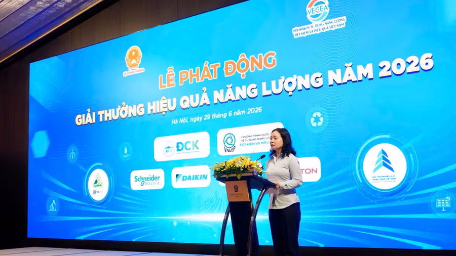 Bà Nguyễn Thị Lâm Giang - Cục trưởng Cục Đổi mới sáng tạo, Chuyển đổi xanh và Khuyến công (Bộ Công Thương) phát biểu khai mạc buổi lễ.