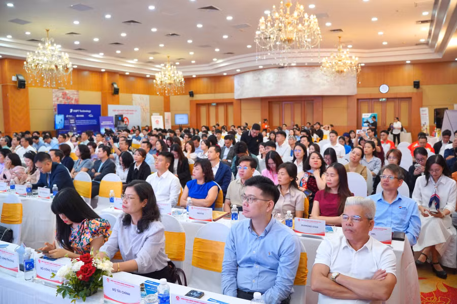 Sự kiện thu hút nhiều đại biểu là đại diện cơ quan quản lý, doanh nghiệp logistics, doanh nghiệp công nghệ, chuyên gia và cơ sở đào tạo trong lĩnh vực logistics - chuỗi cung ứng.