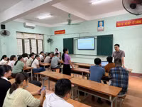 Giáo viên Tuyên Quang được bồi dưỡng kỹ năng gắn với thực tiễn giảng dạy.