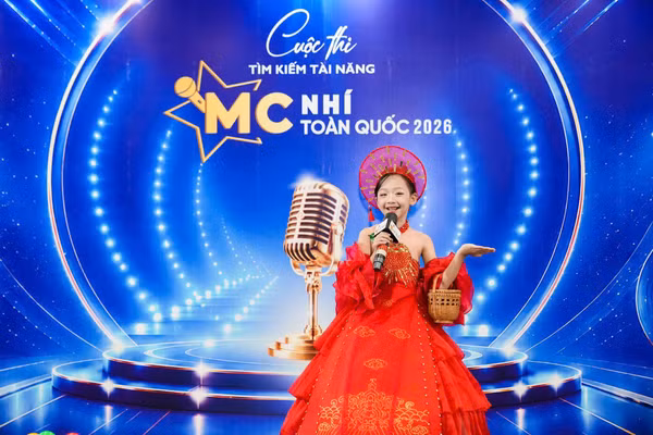 Tuệ Anh hiện là học sinh lớp 3A, Trường TH, THCS&THPT Văn Lang, Quảng Ninh.