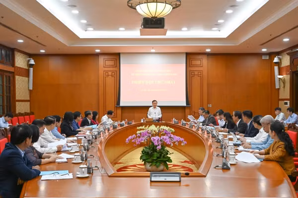 Thường trực Ban Bí thư Trần Cẩm Tú, Trưởng Ban Chỉ đạo Trung ương về phát triển văn hóa Việt Nam, chủ trì phiên họp thứ nhất - Ảnh: dangcongsan.vn.