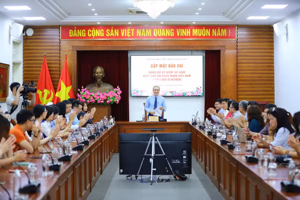 Bộ VH,TT&DL tổ chức gặp mặt các nhà báo, phóng viên, biên tập viên các cơ quan thông tấn, báo chí - Ảnh: Bộ VH,TT&DL.